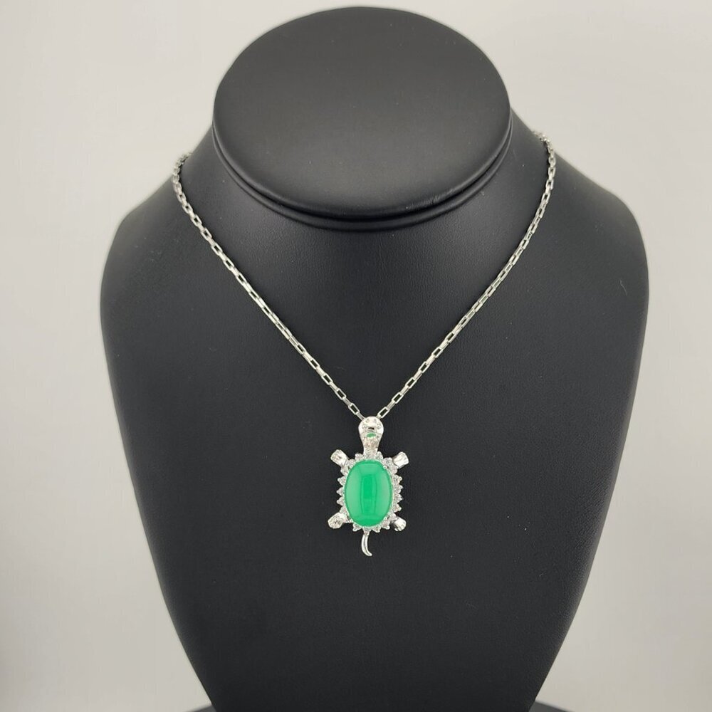 Charming Jade Turtle Necklace – Brand New & Beautiful